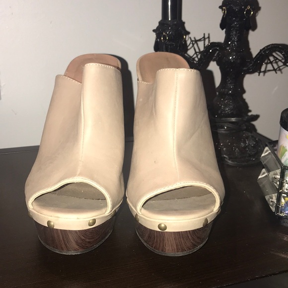 Platform clogs - Picture 2 of 5